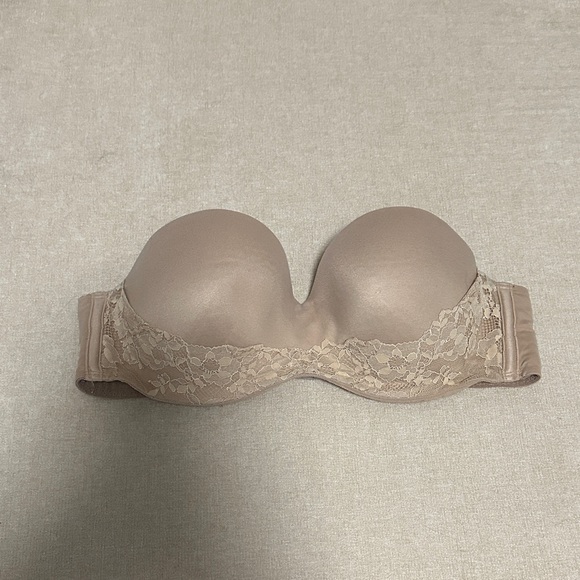 Victoria's Secret Other - Victoria's Secret Lace Bandeau - Cream